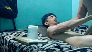 Masaje De Medi Placer Para Un Chico Flaquito