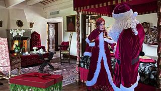 Granny Masturbates To Orgasm In Christmas Play Close Up