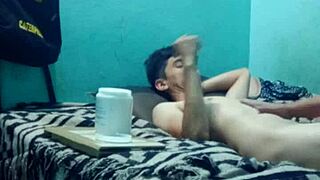 Masaje De Medi Placer Para Un Chico Flaquito