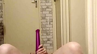 esclave f humiliated in toilet with toys