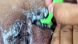 mrs rain shaves her bbw pussy smooth and hairless, getting it all ready 😍