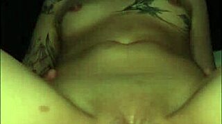 Amateur Teen Experiences Shaking Orgasm in Quickie