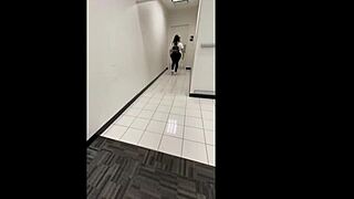 flashing ass in store got me so horny, had to masturbate 😏