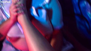 i worship bbw feet and eat pussy