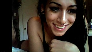 Unreal Perfect Tranny on Webcam