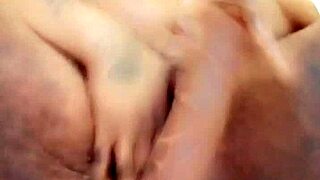 i'm onthatile, naked and squirting all over the place, so hot!