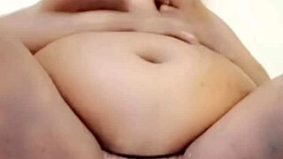 i'm onthatile, naked and squirting all over the place, so hot!