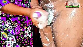 Dikocokin Kakak Ipar Pakai Sabun!