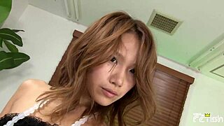 Japanese dancing with small tits