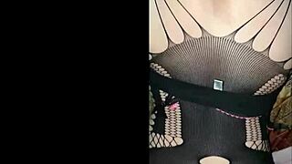 hey secretary, ready for first anal fuck shaking ass?