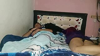 me follo a mi madrastra de tetas grandes naturales culo grande cuando mi padrastro la deja sola 😈