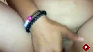 Chica Comiendo de Su Coño