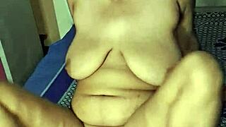 ohhh sooo hot big boobs bhabhi