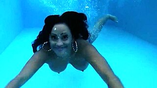 Jamie James teaches squirting orgasm with wet pussy toys