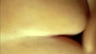 Curvy Nerd Teases With Ass Flashing