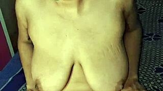 ohhh sooo hot big boobs bhabhi