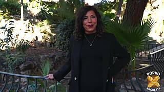 Gwen Jeune Brunette Avide D'anal