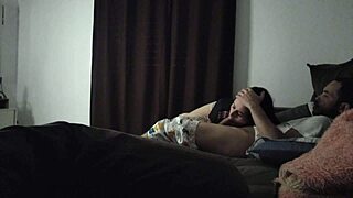 Tia Passo Planejou Para Que Pudesse Dividir O Sofá Com Sobrinho Passo