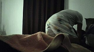 Tia Passo Planejou Para Que Pudesse Dividir O Sofá Com Sobrinho Passo