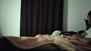 Tia Passo Planejou Para Que Pudesse Dividir O Sofá Com Sobrinho Passo