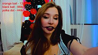 This little maid says, I can cum hard on webcam