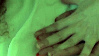 emme white and giovana bombom finger each other in hotel