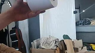 look at this huge cock in Cape Town shooting a massive cumshot.