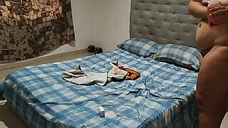 chica gordita se masturba en el baño con un chorro con final feliz. colombian latina moans during rough sex and licking.