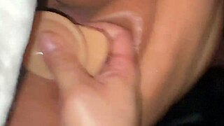 Lee uses dildo for intense squirting