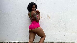 ebony girl flashes in public, using buttplug for gaping and homemade fun 😜