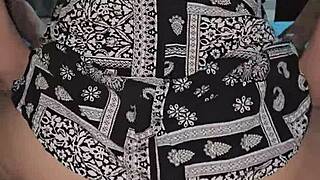 La Novia De Mi Mejor Amigo Se Sube Encima De Mi Verga Mientras El Aún No Llega Al Trabajo