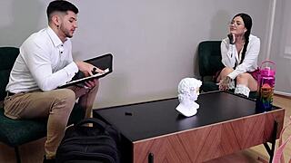 Horny Student Offers Pussy!