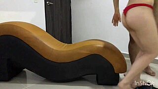 业余妻子诺拉享受与丈夫朋友的卡马苏特拉会话