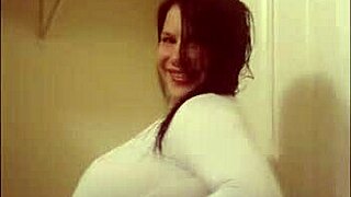 want to see this bbw pawg tease her big ass?