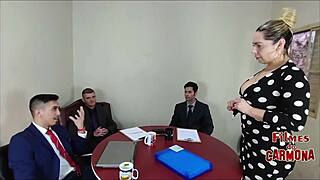 empresa faz teste do sof� com empregada milf ela chupou geral