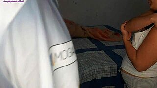 meia-irma limpa meu quarto enquanto eu fodo ela com pauz�o