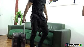 Minha esposa não acreditava o porquê sobrinho postiço era virgem