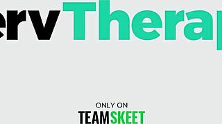 Exposition therapy with Julia Robbie, Khloe Kingsley & Tony Sting 😏