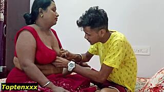 Desi Bhabhi Fucking With 18yrs Boy