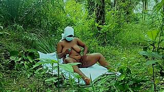 The new porn king fucks an amateur BBW goddess in the bush.