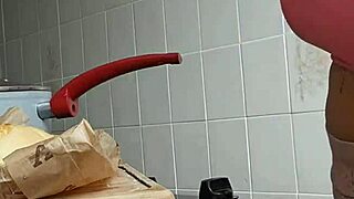 calling neighbor over in tight shorts that split my big pussy