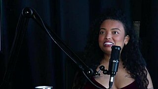 Começou Com Ensaios Sensuais Tem Vontade De Fazer Com Transsexual Gostou Da Inversão Achou Legal Transar Na Rua E Sobre Pegar Mulher - Gaúcha Yasmin Sheer Red