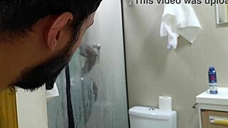 aceita uma aula gratis, personal gostosa mostra pro vizinho como faz agachamento 😘