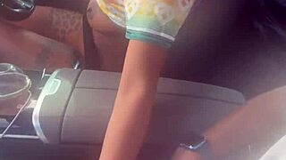 playing with that big dick in the car 😏