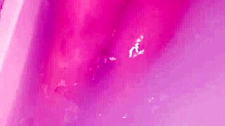 Naked pussy play in bathtub 😍