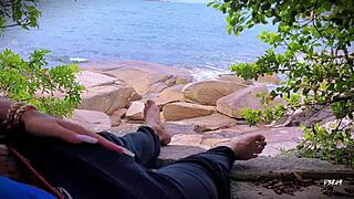 Horny amateurs masturbate to surprise cum on beach