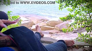 Horny amateurs masturbate to surprise cum on beach