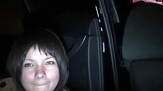 Exfreundin auto blowjob beim fahren mit schlucken