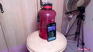 Chupando Pau Do Corno Enquanto Gozando Na Piroca De Outro