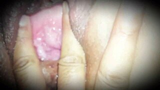 Orgasm Pissing While Licking Pussy